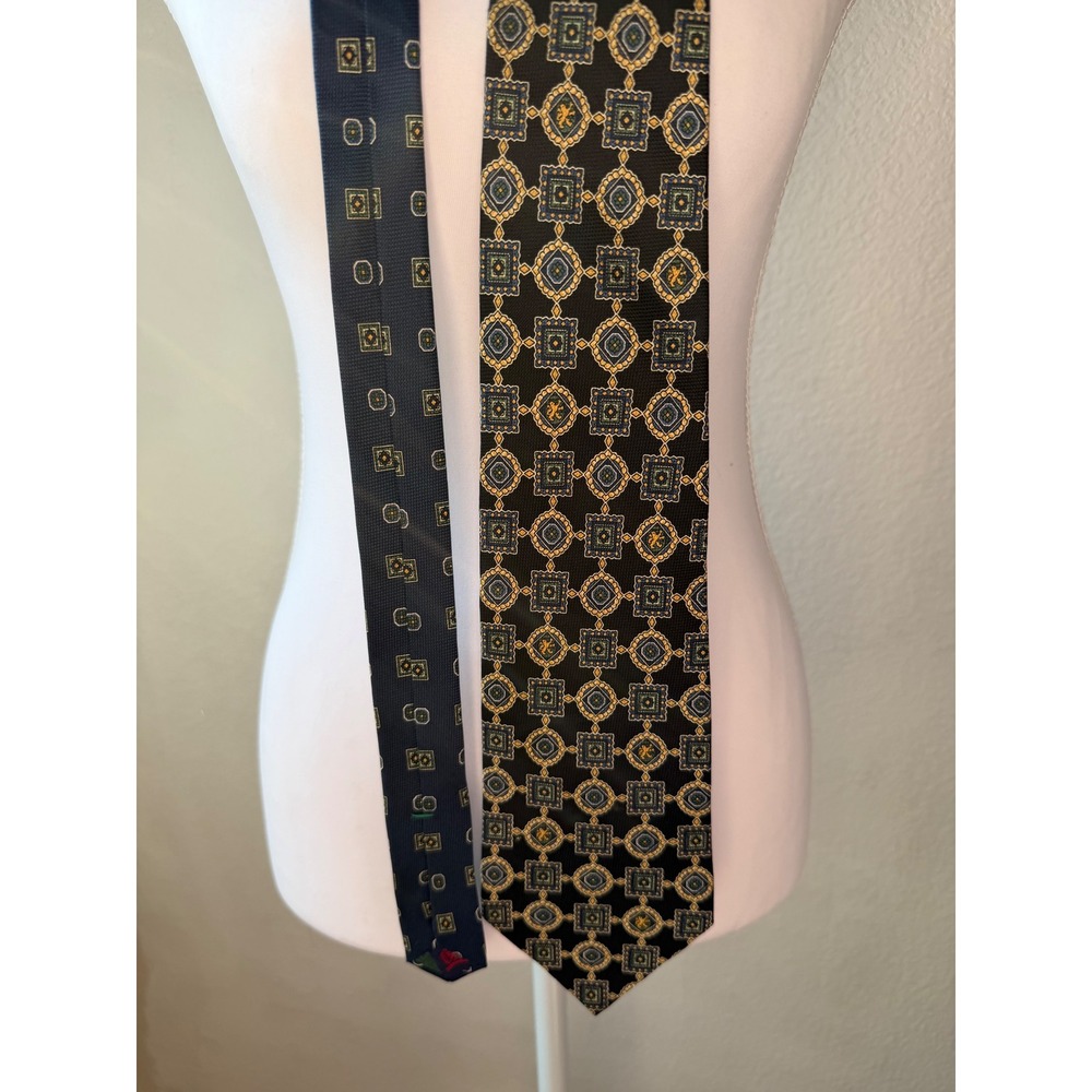 Tommy Hilfiger Mens Silk Tie Navy Blue Gold Green Geometric Medallion Crest - Picture 3 of 7